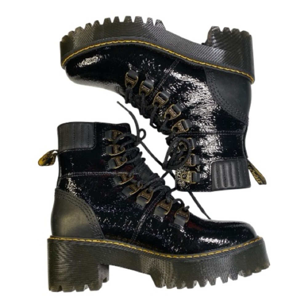 New Dr. Martens Leather Black Boots 8 Laurenne Distressed Patent Leather Laceup